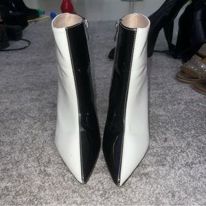 NASTY GAL TWO TONE ANKLE BOOT